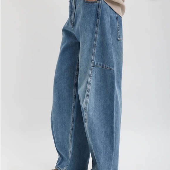 Tibi Sid Jean - Picture 2 of 5